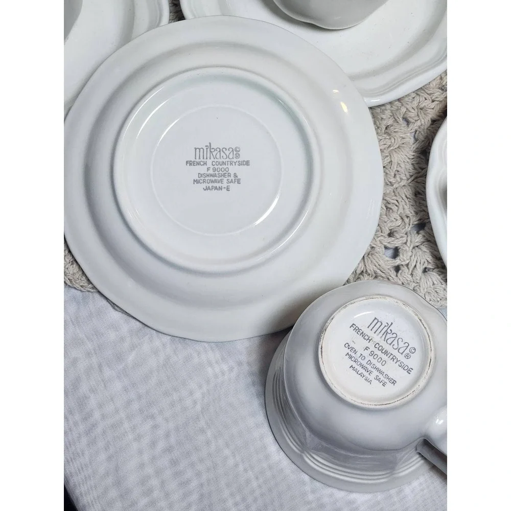 Mikasa French Countryside F9000 White Tea Cup and Saucer Set of 7 Stoneware